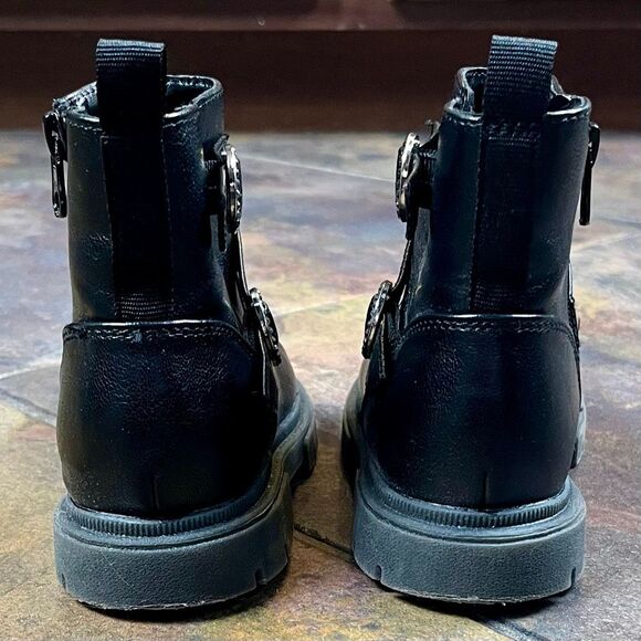 Cat & Jack Evie Lug Sole Black Ankle Boots 11 - Picture 8 of 14